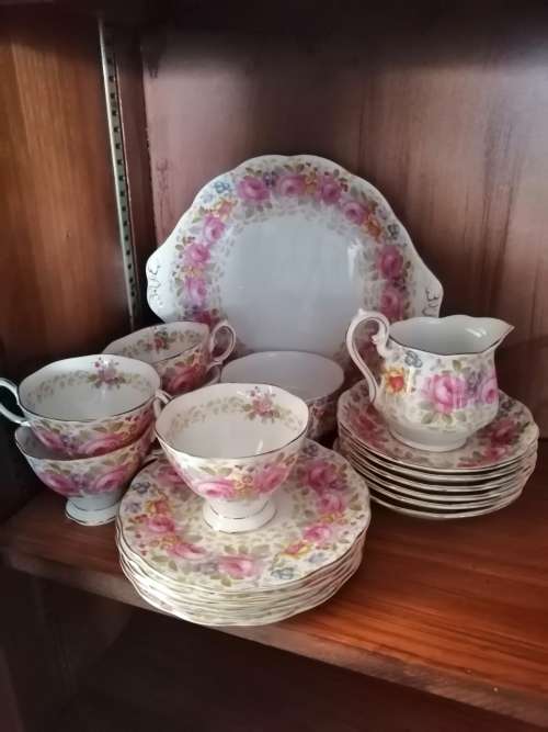 Royal albert tea set Serena