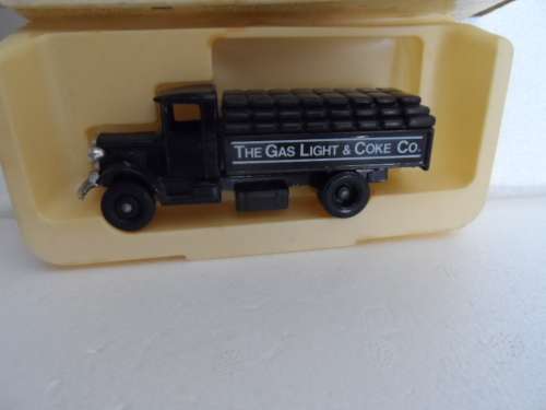 LLEDO 1934 MACK TRUCK,GAS LIGHT COKE [M3]