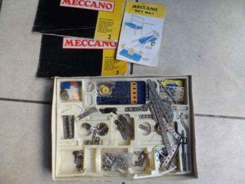 MECCANO  SET WITH PLANS FOR NO 1,2 AND THREE
