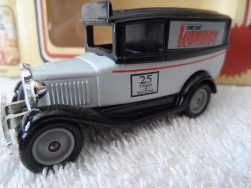 LLEDO  CLOSED DELIVERY VAN - KURUST [M1]