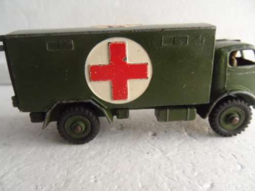 ORIGINAL DINKY 626 MILITARY AMBULANCE   [M25]