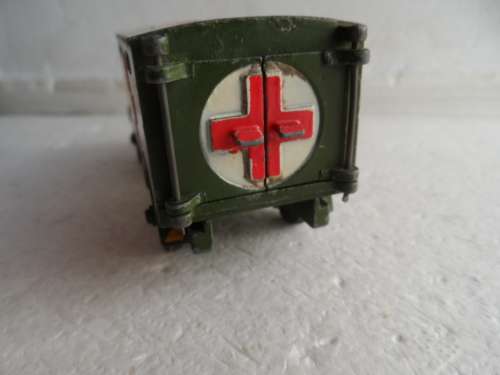 ORIGINAL DINKY 626 MILITARY AMBULANCE   [M25]