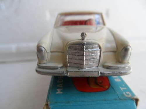 CORGI 230 ME3RCEDES 220SE  [M25]