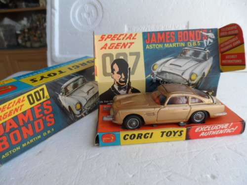 ORIGINAL CORGI 261 JAMES BOND ASTON MARTIN DB5 [M25]for mardovan only