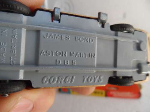 ORIGINAL CORGI 261 JAMES BOND ASTON MARTIN DB5 [M25]for mardovan only