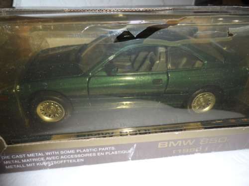 BMW 850i  1990-1/18 SCALE-BOXED