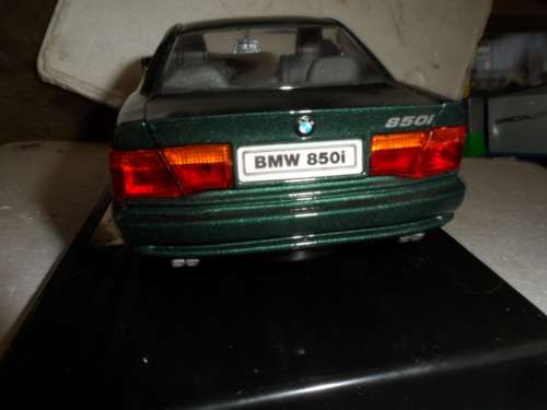 BMW 850i  1990-1/18 SCALE-BOXED