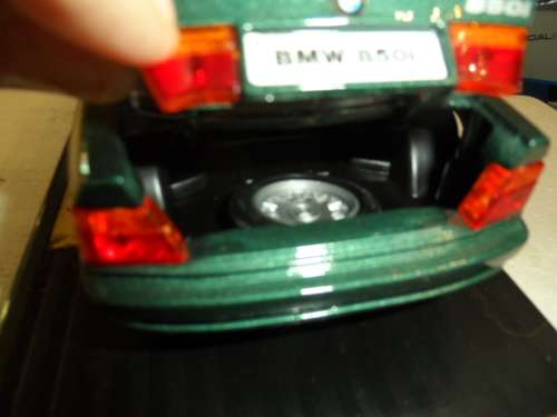 BMW 850i  1990-1/18 SCALE-BOXED