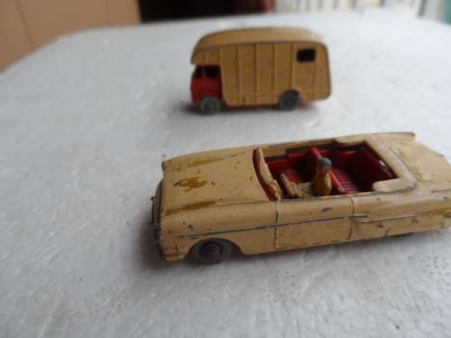ORIGINAL MATCHBOX NO 33 HORSEBOX AND 14 PACKHARD