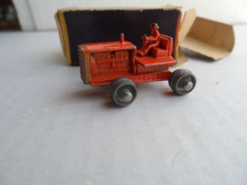 ORIGINAL MATCHBOX  NO 4 MASSEY HARRIS TRACTOR- WITH MUDGUARDS
