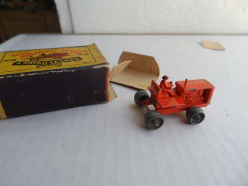 ORIGINAL MATCHBOX  NO 4 MASSEY HARRIS TRACTOR- WITH MUDGUARDS
