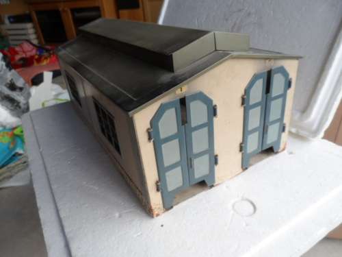 VINTAGE MARKLIN HO METAL TWO STALL ENGINE HOUSE