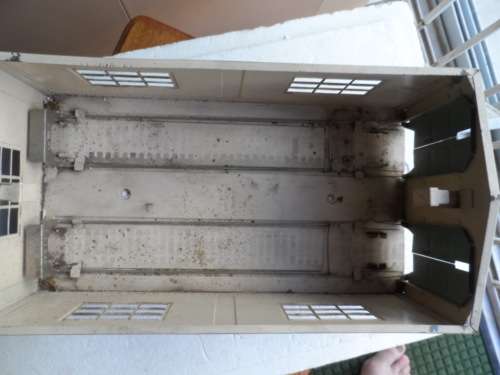 VINTAGE MARKLIN HO METAL TWO STALL ENGINE HOUSE