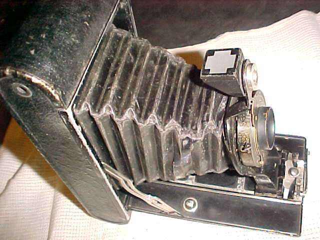 NO 3 A FOLDING AUTOGRAPHIC BROWNIE CAMERA UNTESTED