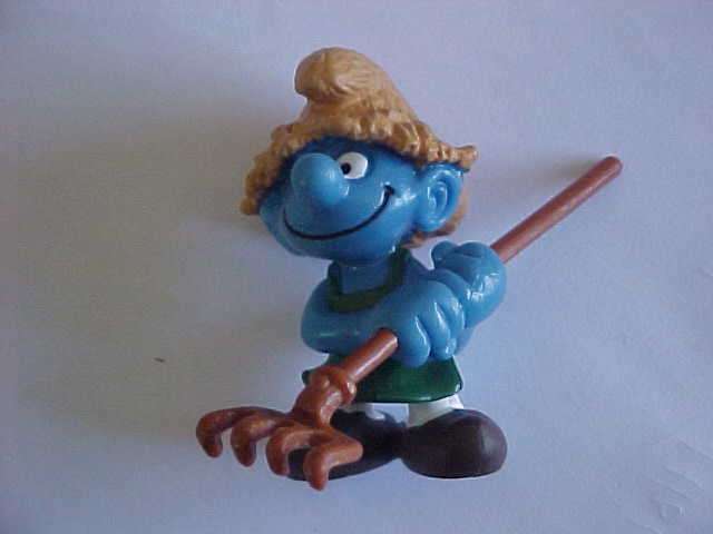 SMURF FARMER WITH RAKE