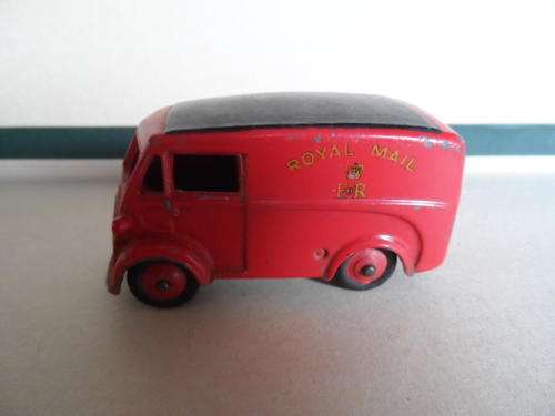 DINKY 280 ROYAL MAIL VAN