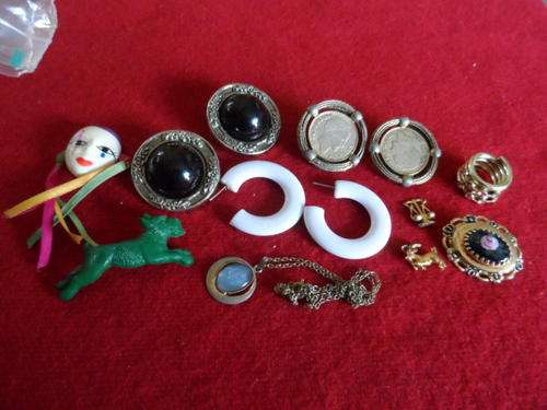 EARRING AND BROOCH LOT