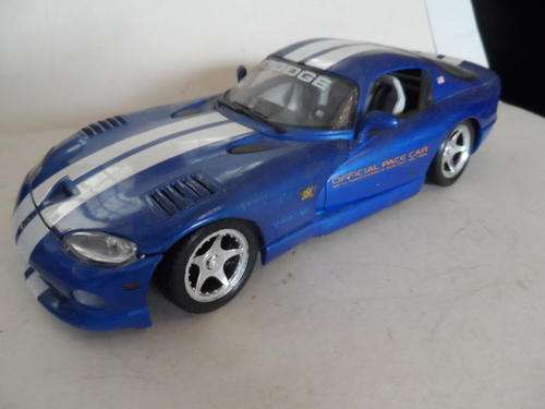 MAISTO DODGE VIPER GTS COUPE   1/18