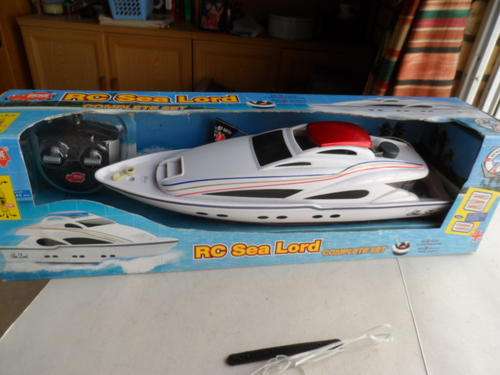 RADIO CONTROLLED BOAT