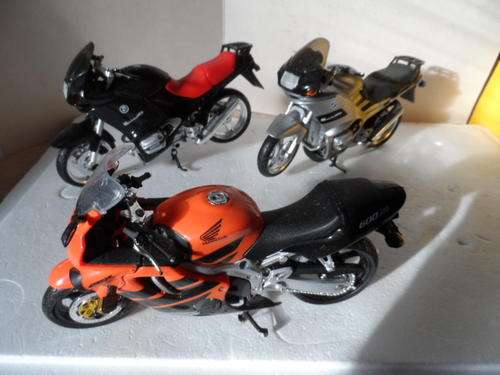 MOTORCYCLE TRIO 1/18