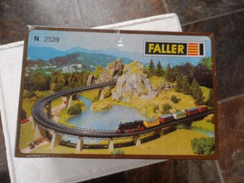 N SCALE FALLER CURVED BRIDGE AND SUPPORTS- SEALED BOX