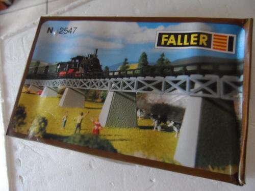 N SCALE FALLER CONCRETE BRIDGE SUPPORTS-  UNBUILT IN BOX