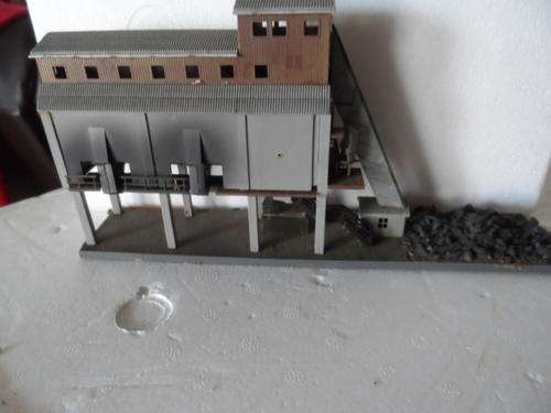 N SCALE COALING TOWER