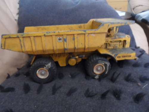 ERTL HEAVY GAUGE TIPPER -UNCLEANED, STRAIGHT FROM THE QUARRY