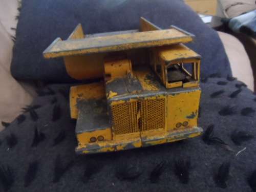ERTL HEAVY GAUGE TIPPER -UNCLEANED, STRAIGHT FROM THE QUARRY