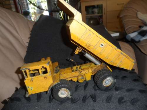 ERTL HEAVY GAUGE TIPPER -UNCLEANED, STRAIGHT FROM THE QUARRY