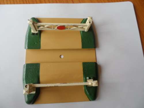 HORNBY DUBLO HO LEVEL CROSSING GATES.