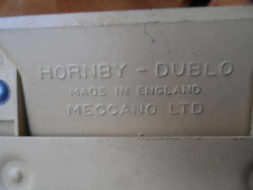 HORNBY DUBLO HO LEVEL CROSSING GATES.