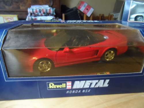 REVELL HONDA NSX    1/18 SCALE