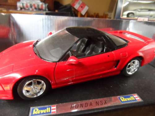 REVELL HONDA NSX    1/18 SCALE