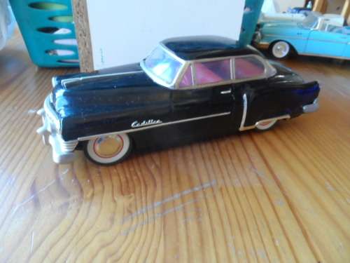 TIN FRICTION 1950 CADILLAC HARDTOP BLACK  27 CM LONG