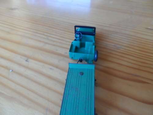 DINKY  UNIVERSAL JEEP AND TRAILER-GREEN . [M400]