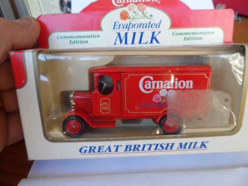 LLEDO LIGHT TRUCK `CARNATION MILK` [MLANE]