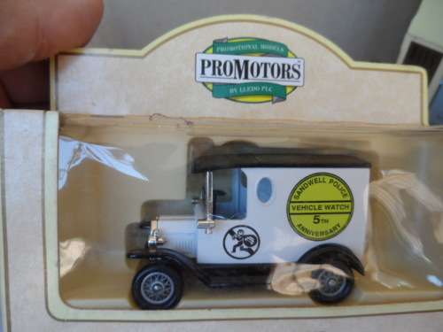 LLEDO CLOSED VAN `SANDWELL POLICE`  [MLANE]