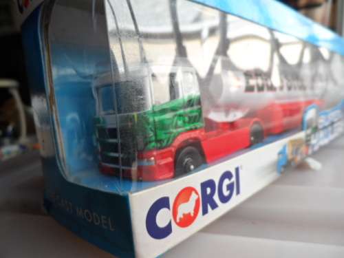 CORGI SUPER HAULERS EDDIE STOBART TANKER TRUCK 1/64 TH SCALE