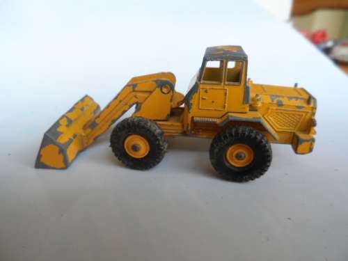 Vintage Matchbox Lesney No.69 Tractor Shovel Yellow Made in England