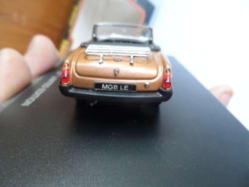Universal Hobbies- 1/43 Scale - MGB Mk.II `LE` Limited Ed. Bronze  [m100]