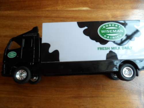 Corgi Superhaulers TY86706 Volvo Robert Wiseman Dairies  Truck  [M200]