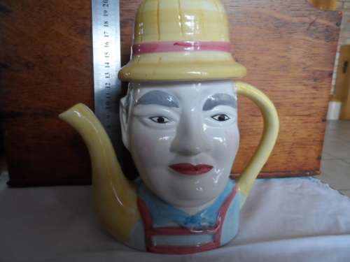 Gentleman Teapot 18cm high beautiful condition no chips