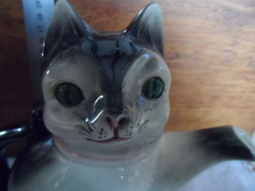 Beautiful CAT Teapot 19cm tall backstamp 6700B mint