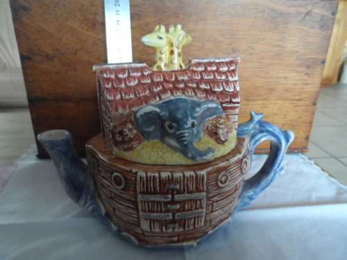 Noah`s Ark teapot beautiful 18cm high 04/96 C2500