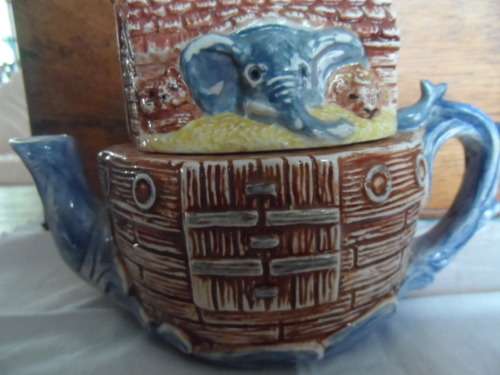 Noah`s Ark teapot beautiful 18cm high 04/96 C2500