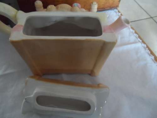 Teddy in bed teapot mint 14cm high Housten harvest