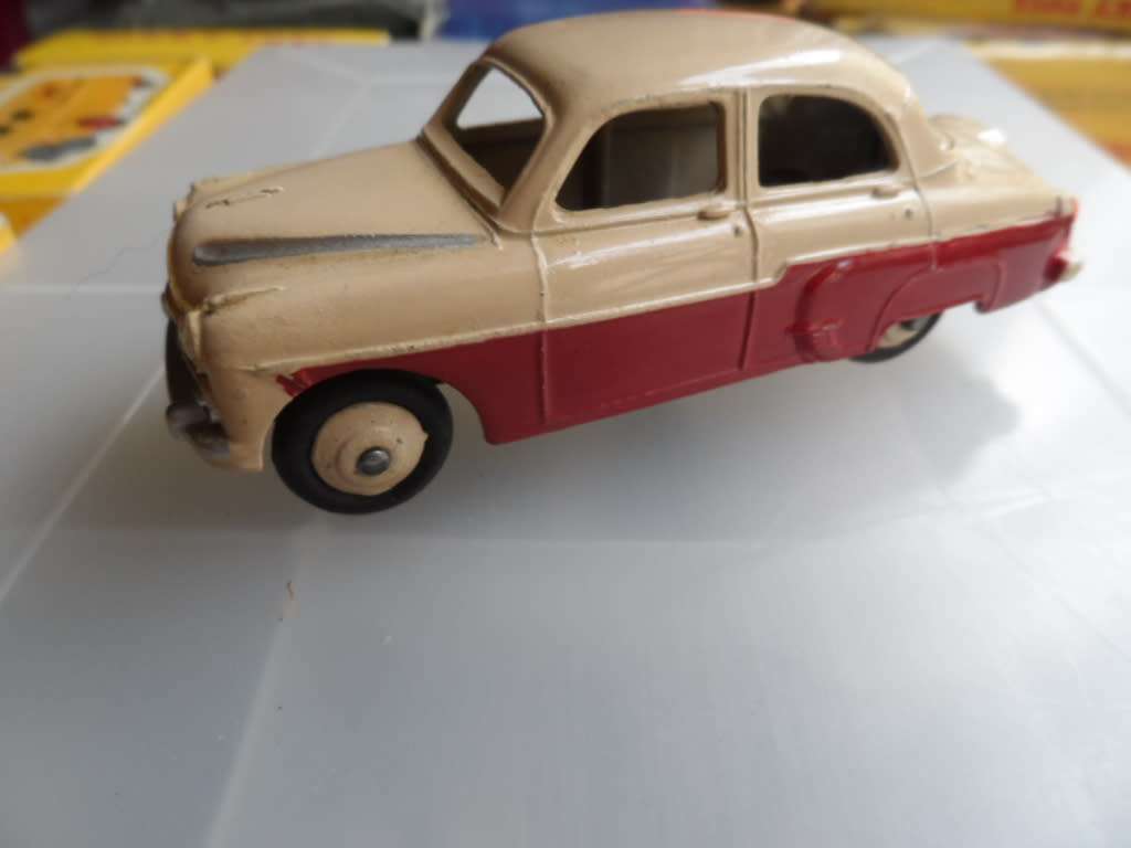 Dinky Toys 164 Vauxhall Cresta Saloon - Two Tone Cream/Maroon - Vintage  [M37]