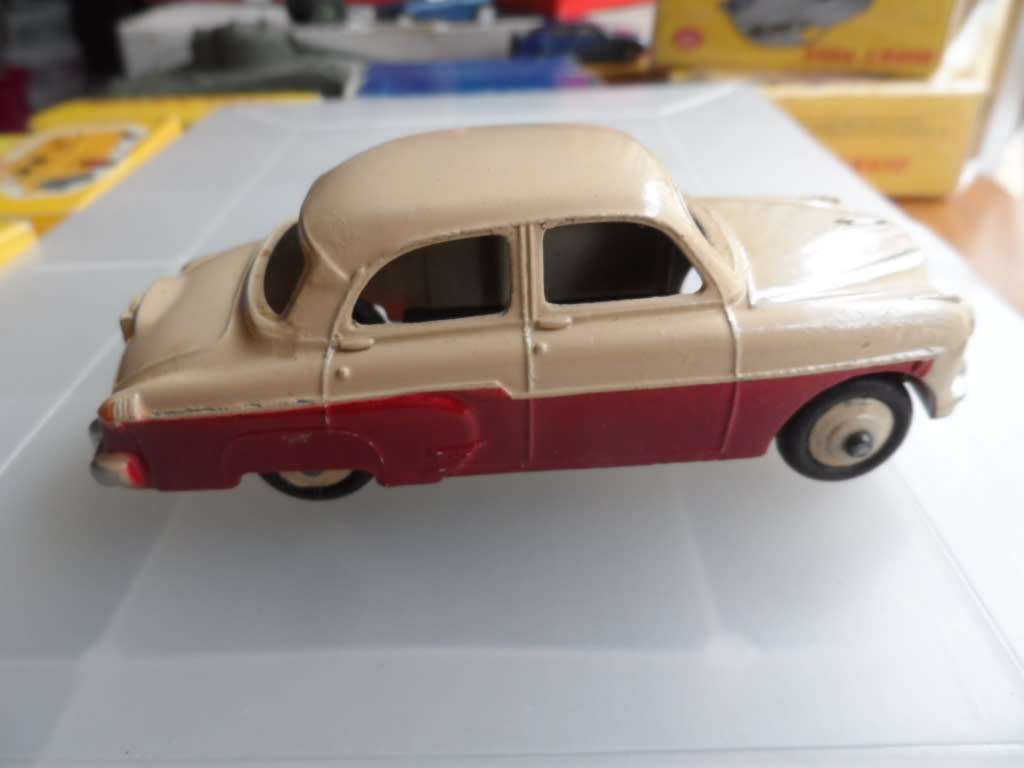 Dinky Toys 164 Vauxhall Cresta Saloon - Two Tone Cream/Maroon - Vintage  [M37]