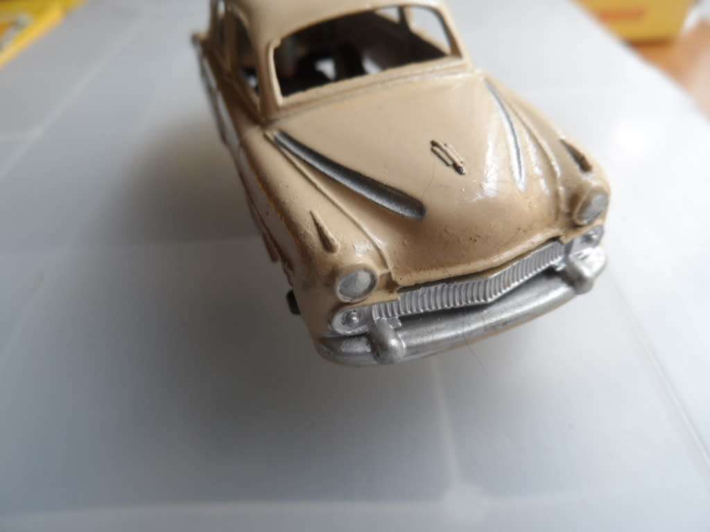 Dinky Toys 164 Vauxhall Cresta Saloon - Two Tone Cream/Maroon - Vintage  [M37]